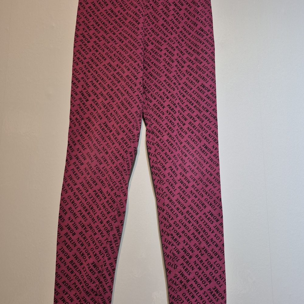 Girls' Pink All-Over Text Print Leggings
